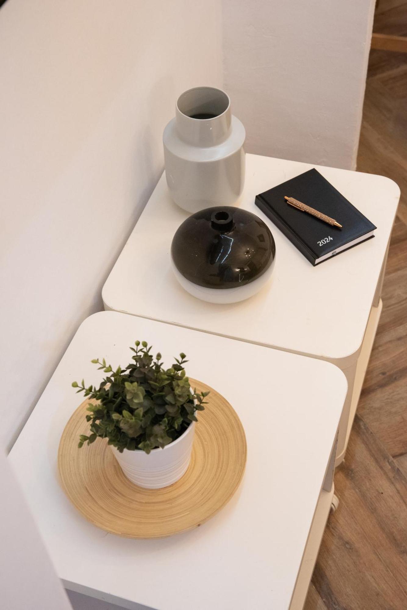 Cozy Apartment-steps From The Centre Apartment *