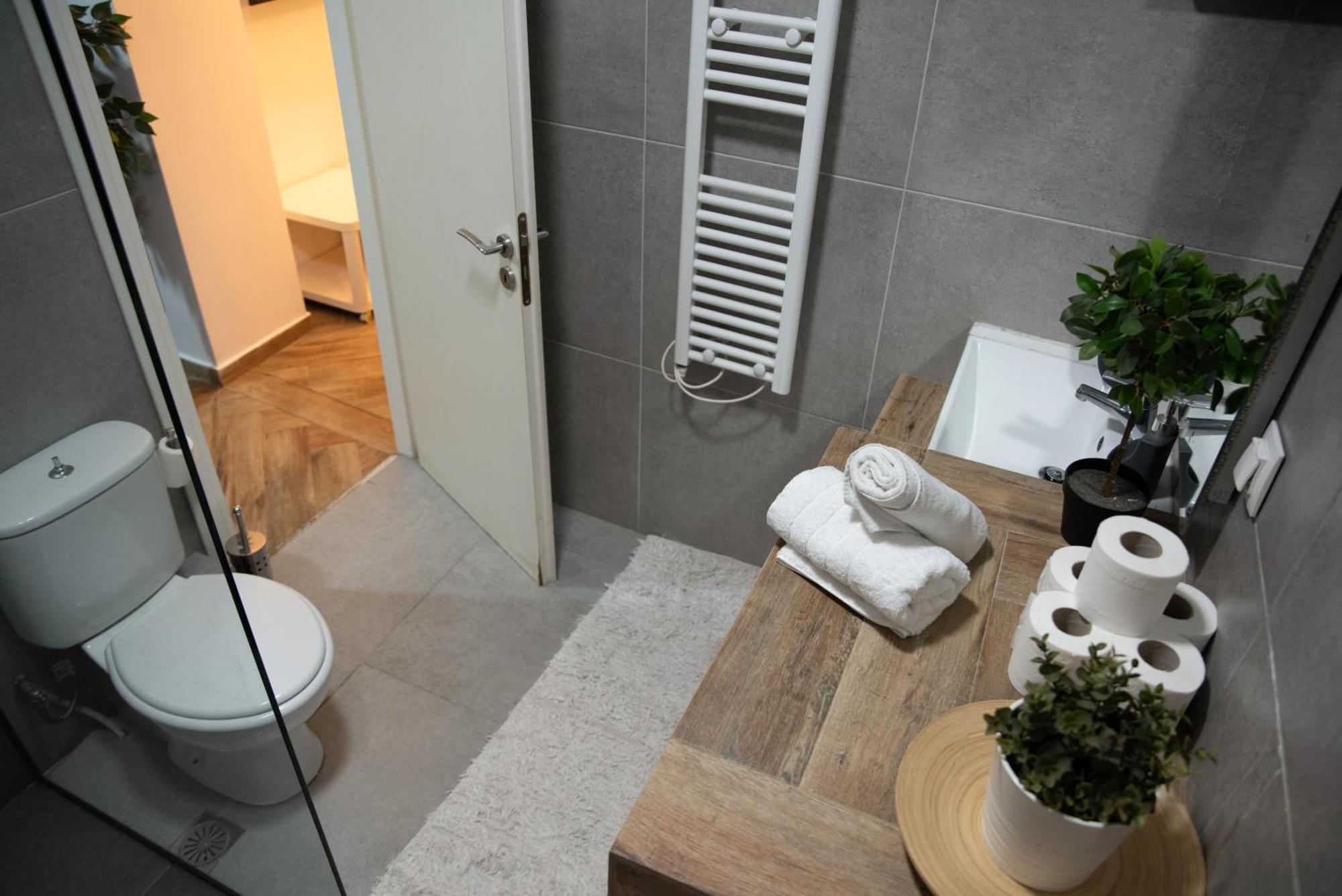 Cozy Apartment-steps From The Centre Apartment Athens