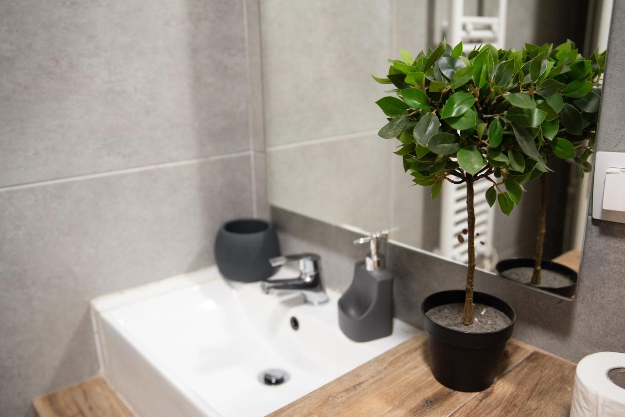 Daire Cozy Apartment-steps From The Centre Atina