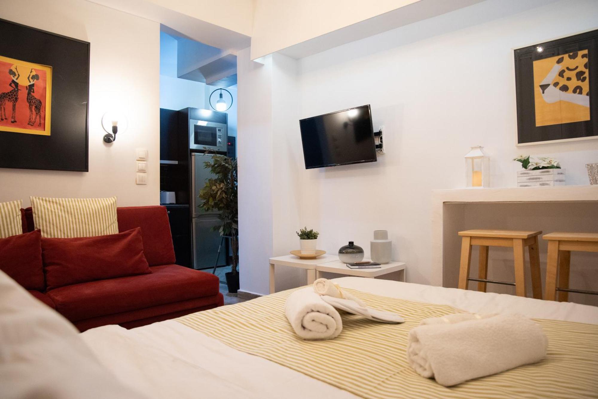 Cozy Apartment-steps From The Centre Athens