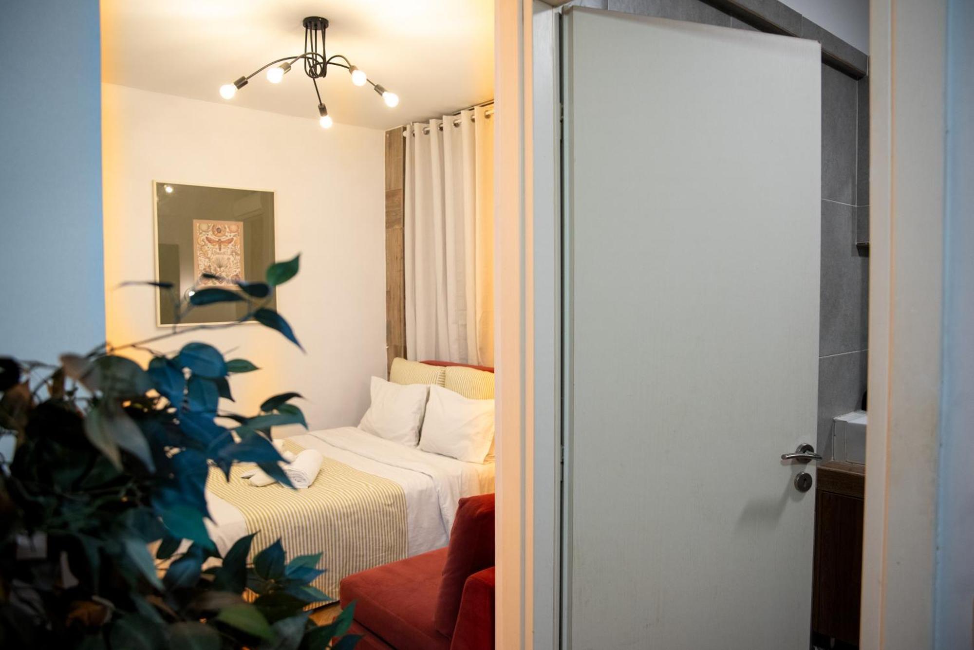 Cozy Apartment-steps From The Centre Apartment *